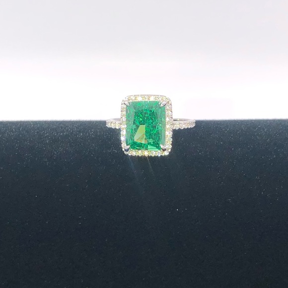3ct Green Garnet Ring - Picture 5 of 11